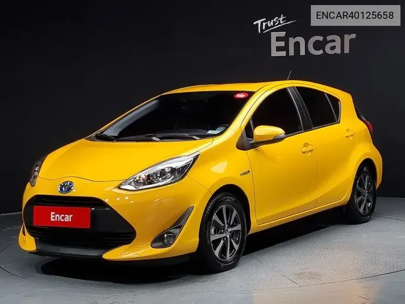 Toyota Prius 2018 года выпуска