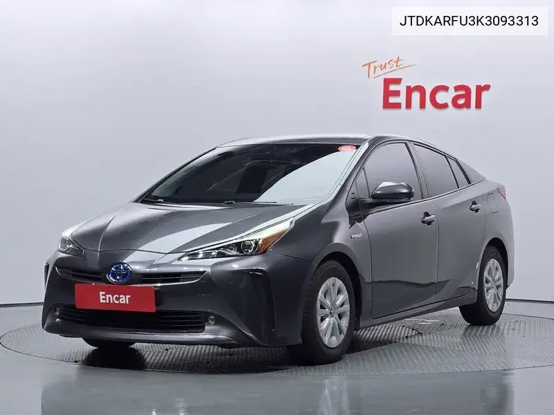 Toyota Prius 2019 года выпуска