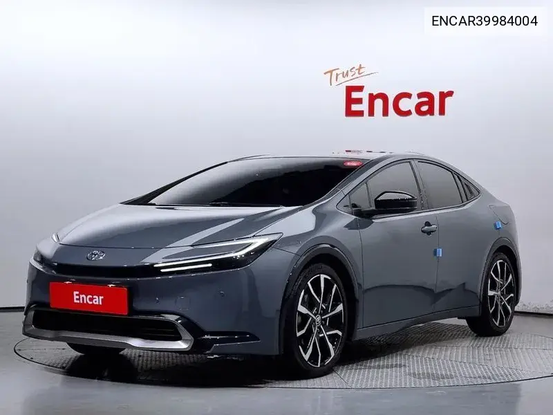 Toyota Prius 2024 года выпуска