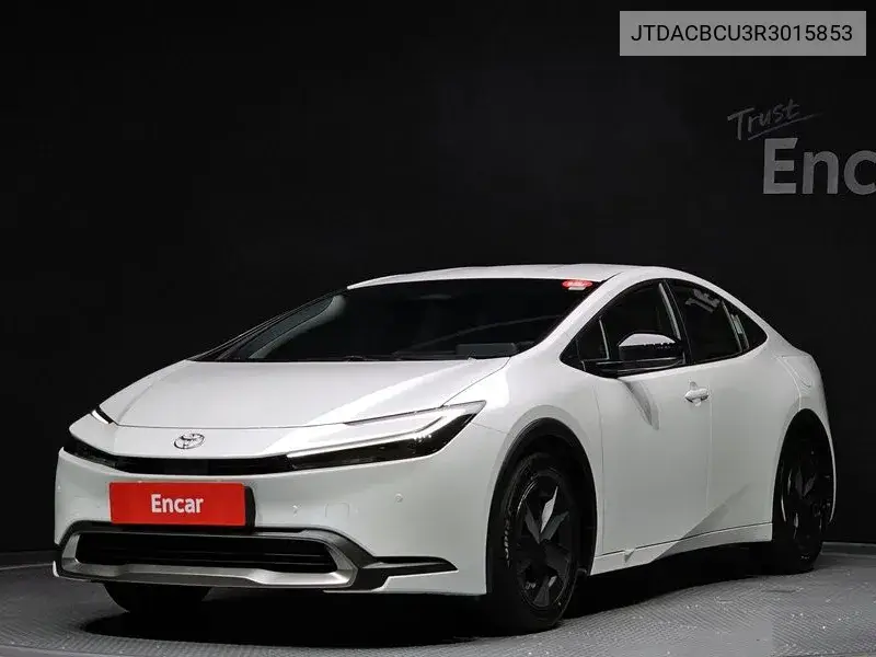 Toyota Prius 2024 года выпуска