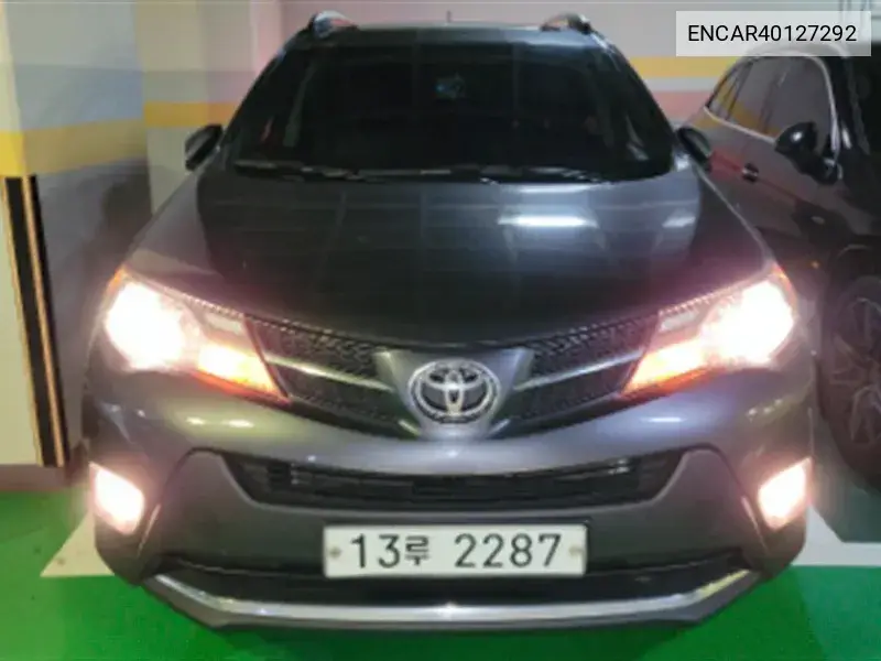 Toyota RAV 4 2013 года выпуска