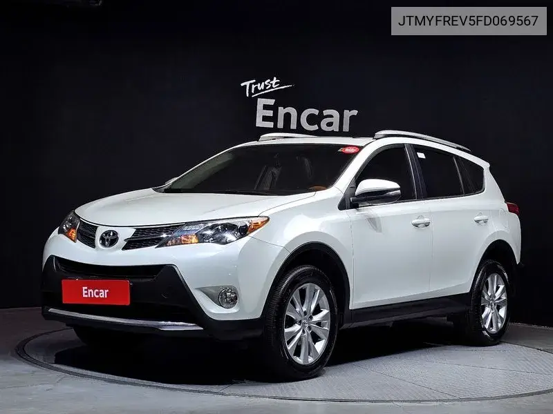 Toyota RAV 4 2015 года выпуска
