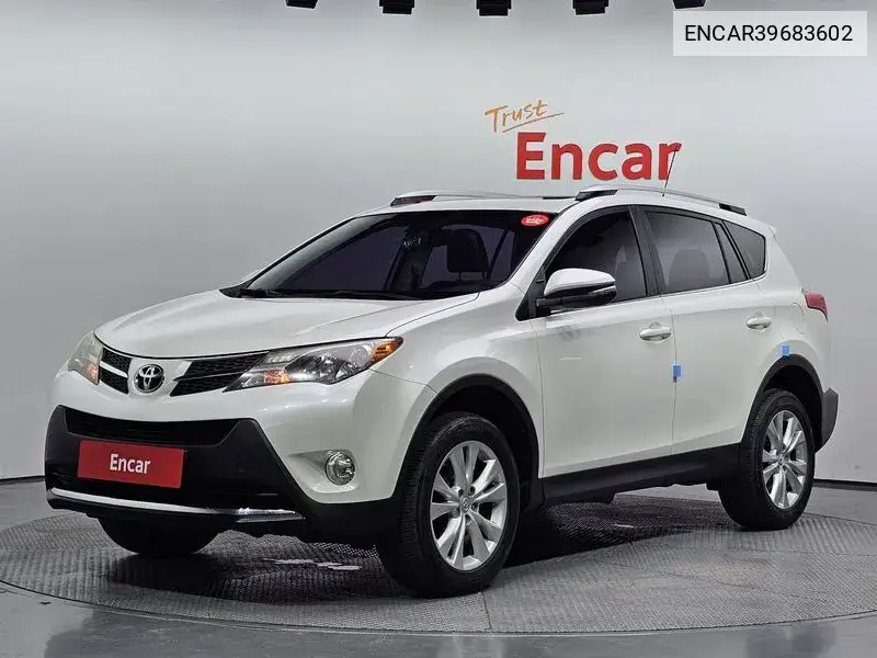 Toyota RAV 4 2015 года выпуска