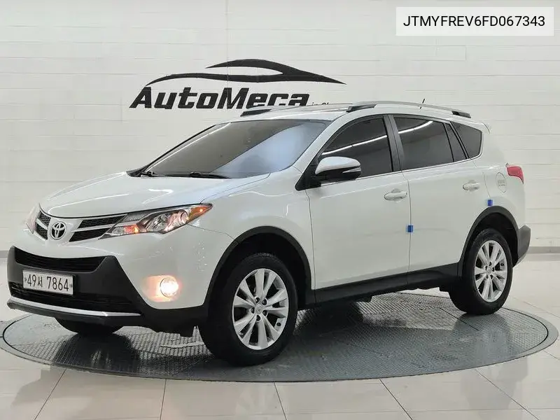 Toyota RAV 4 2015 года выпуска