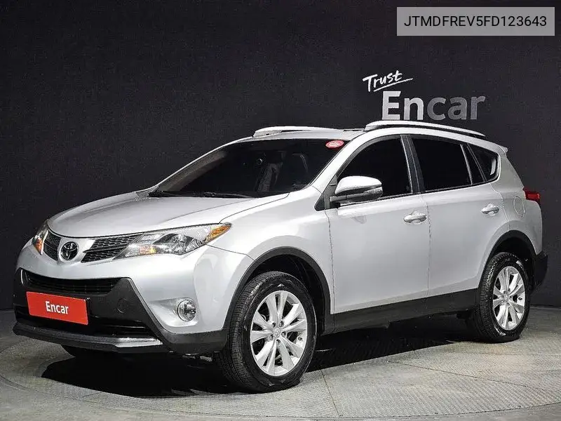Toyota RAV 4 2015 года выпуска