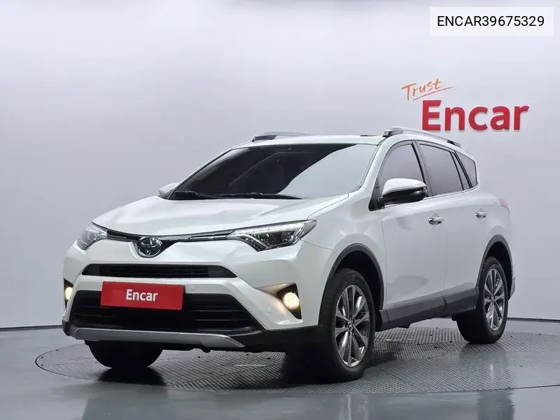 Toyota RAV 4 2016 года выпуска