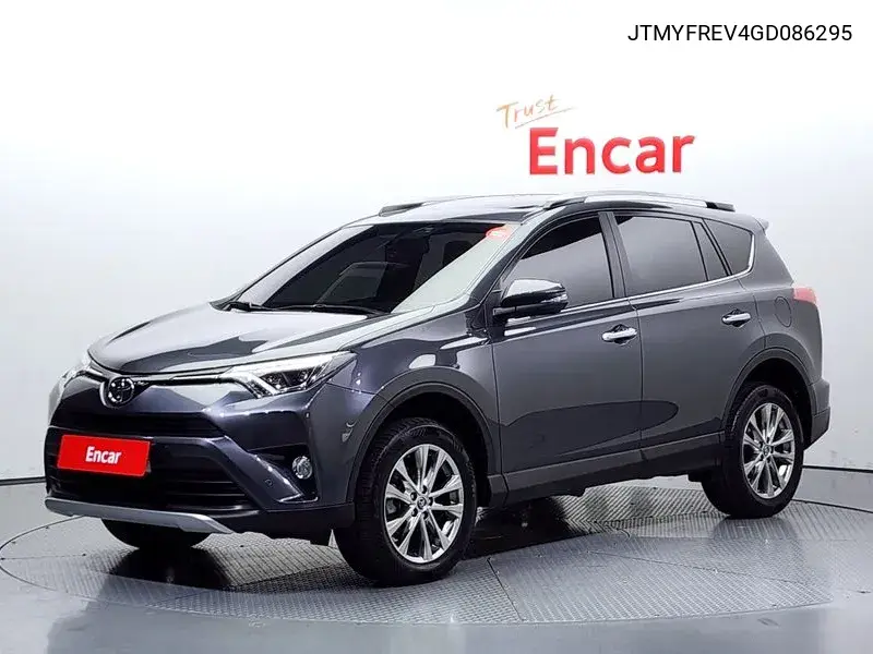 Toyota RAV 4 2016 года выпуска
