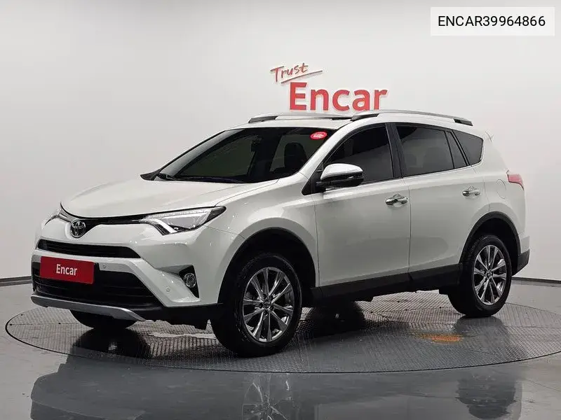 Toyota RAV 4 2016 года выпуска