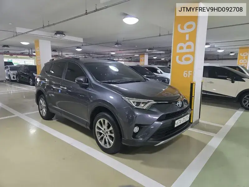 Toyota RAV 4 2016 года выпуска