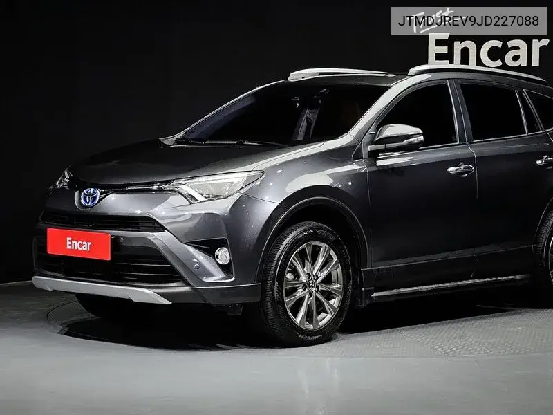 Toyota RAV 4 2018 года выпуска