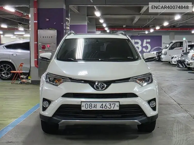 Toyota RAV 4 2018 года выпуска