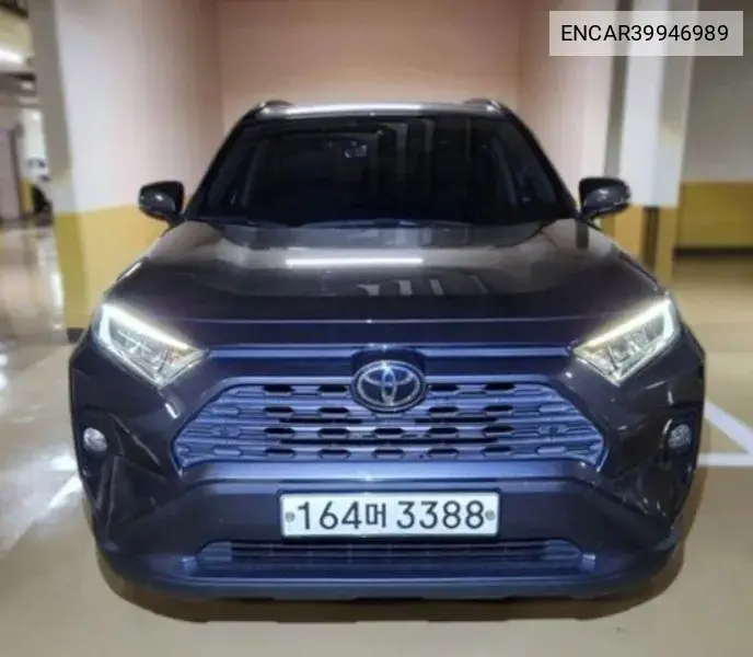 Toyota RAV 4 2019 года выпуска