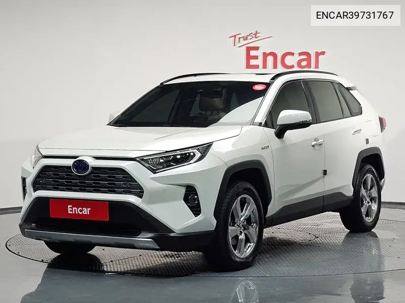 Toyota RAV 4 2020 года выпуска