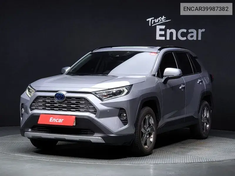 Toyota RAV 4 2020 года выпуска