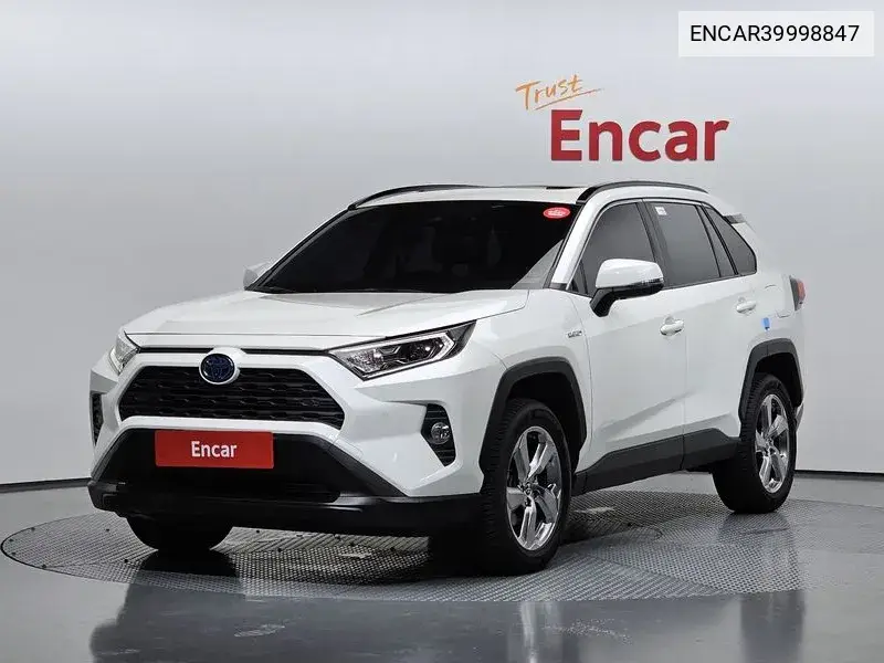 Toyota RAV 4 2020 года выпуска
