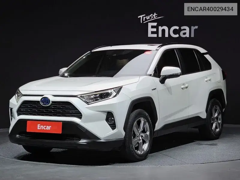 Toyota RAV 4 2020 года выпуска