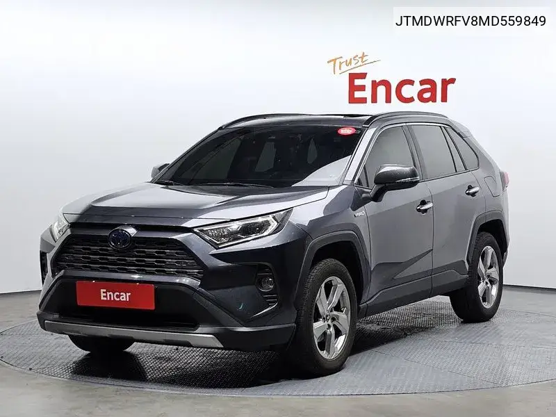 Toyota RAV 4 2021 года выпуска