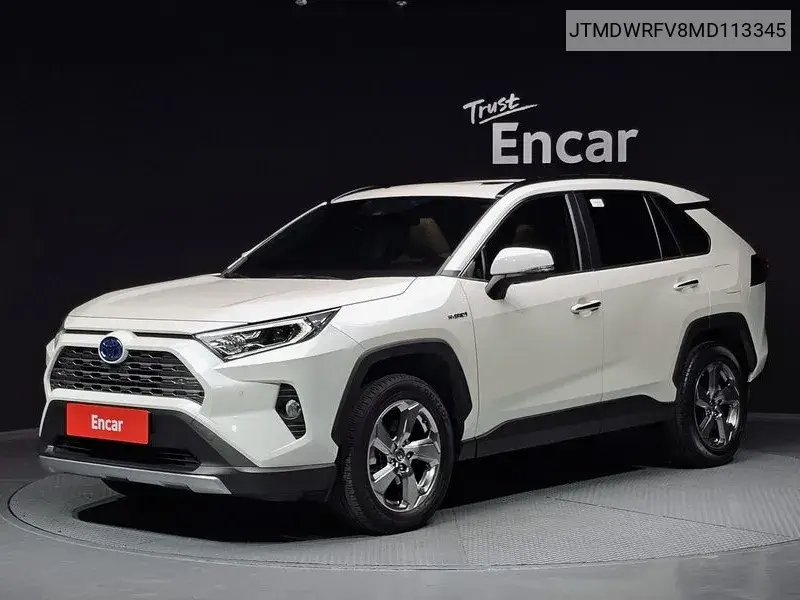 Toyota RAV 4 2021 года выпуска