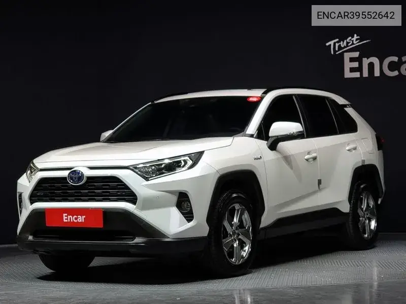 Toyota RAV 4 2021 года выпуска