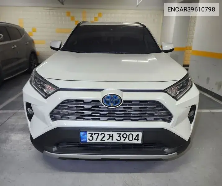Toyota RAV 4 2021 года выпуска