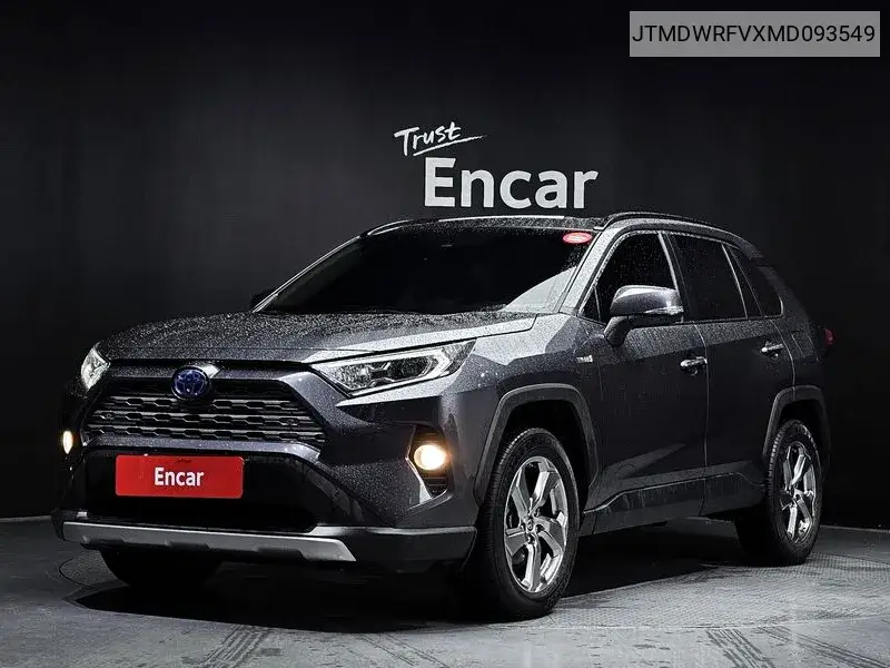 Toyota RAV 4 2021 года выпуска