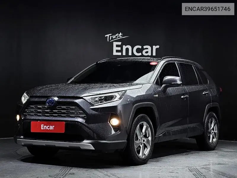 Toyota RAV 4 2021 года выпуска