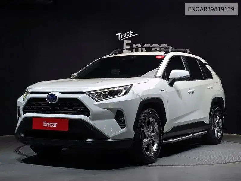 Toyota RAV 4 2021 года выпуска