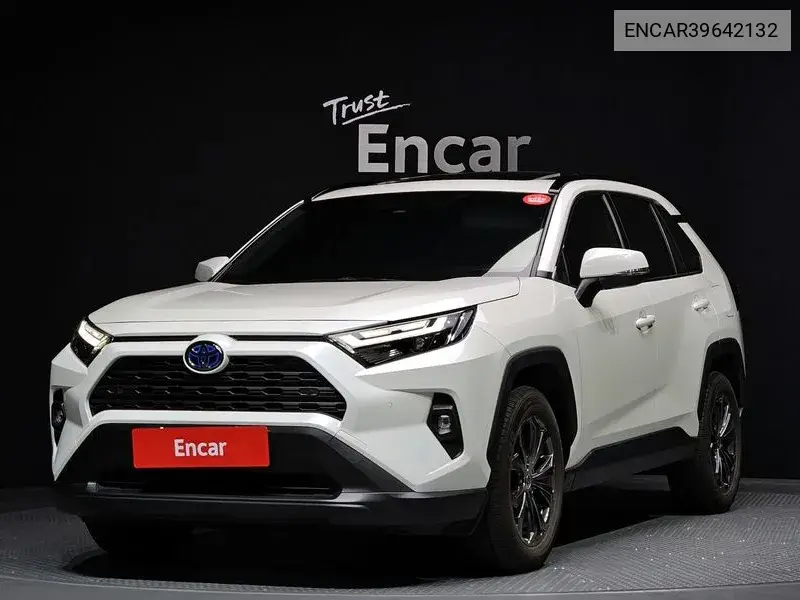 Toyota RAV 4 2022 года выпуска