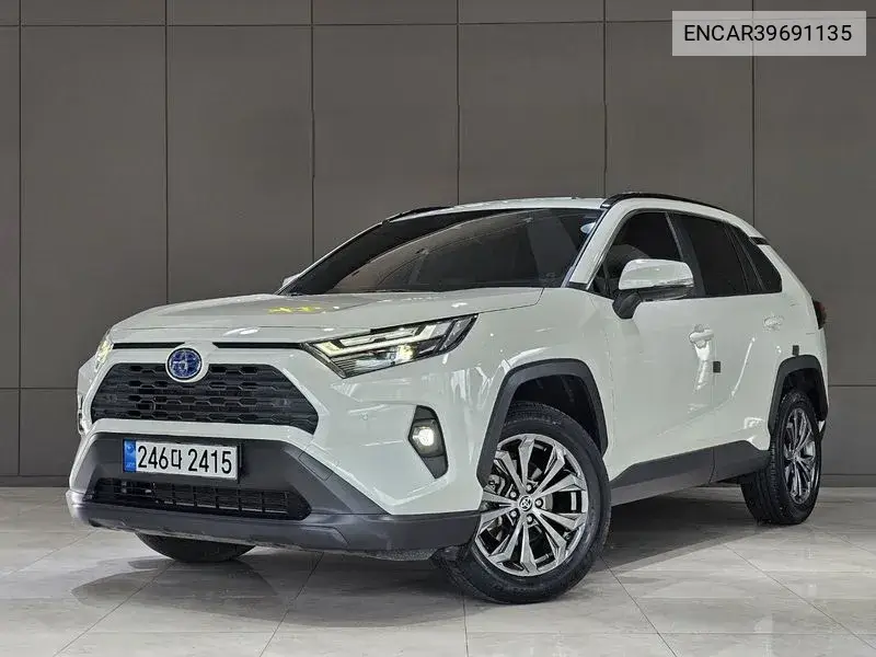 Toyota RAV 4 2022 года выпуска