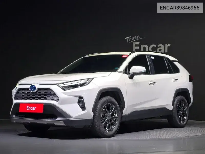 Toyota RAV 4 2022 года выпуска