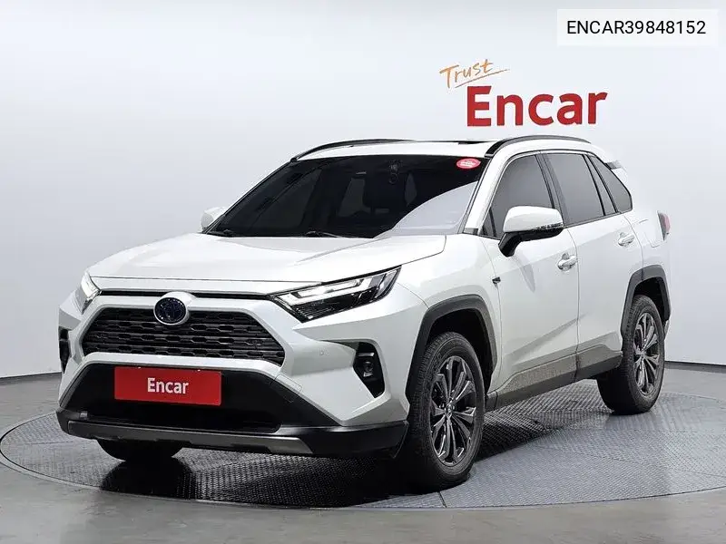 Toyota RAV 4 2022 года выпуска