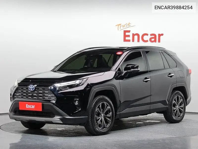 Toyota RAV 4 2022 года выпуска