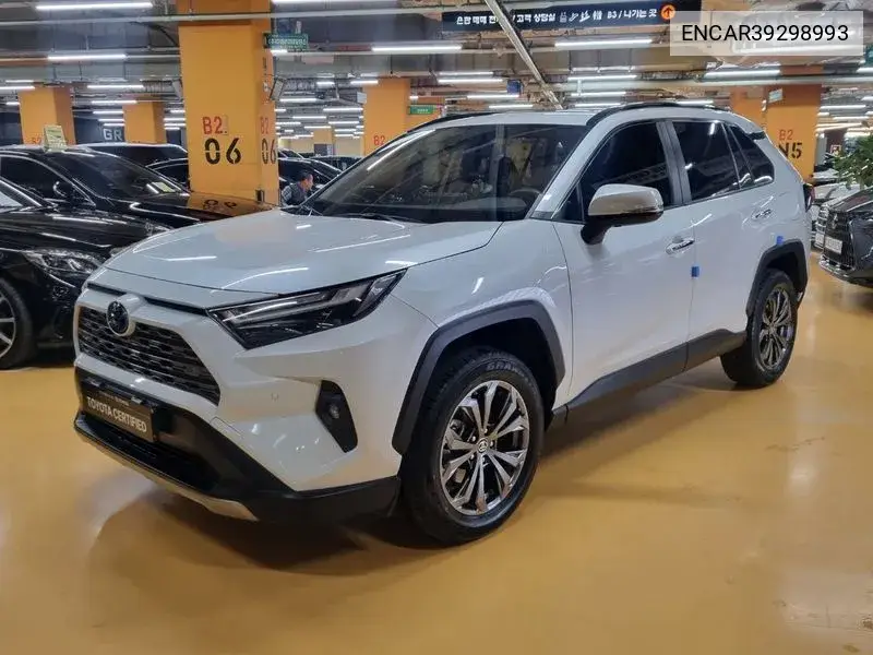 Toyota RAV 4 2023 года выпуска