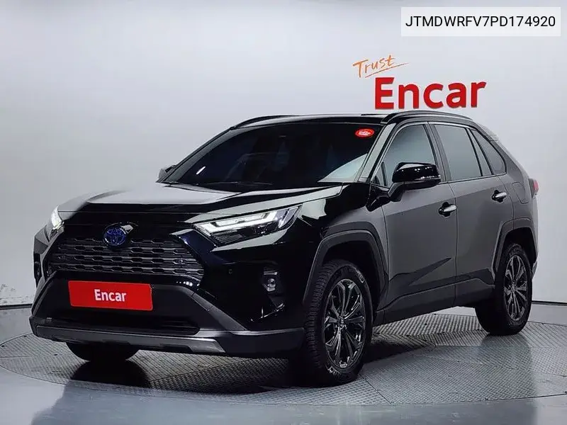 Toyota RAV 4 2023 года выпуска