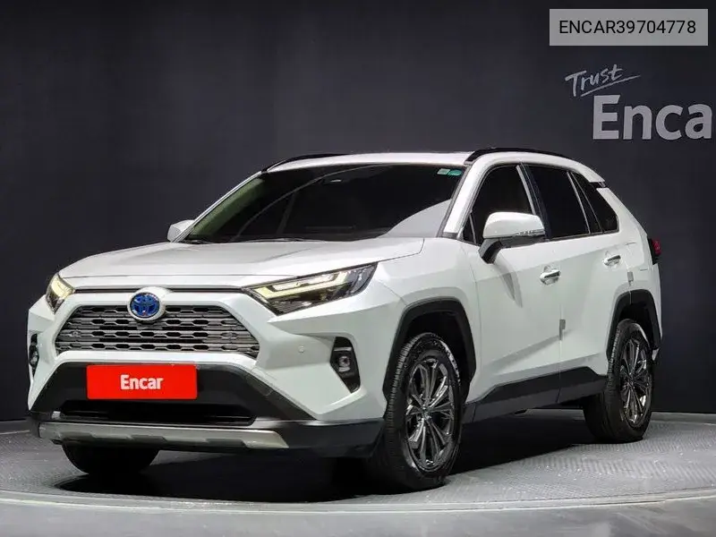 Toyota RAV 4 2023 года выпуска