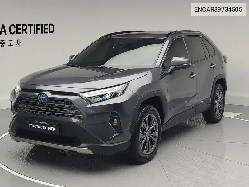 Toyota RAV 4 2023 года выпуска