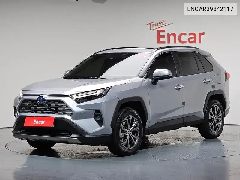Toyota RAV 4 2023 года выпуска