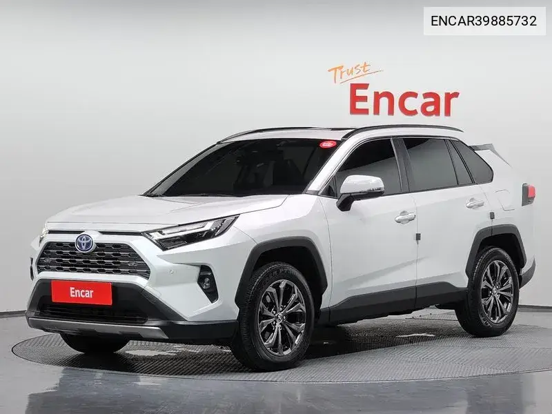 Toyota RAV 4 2023 года выпуска