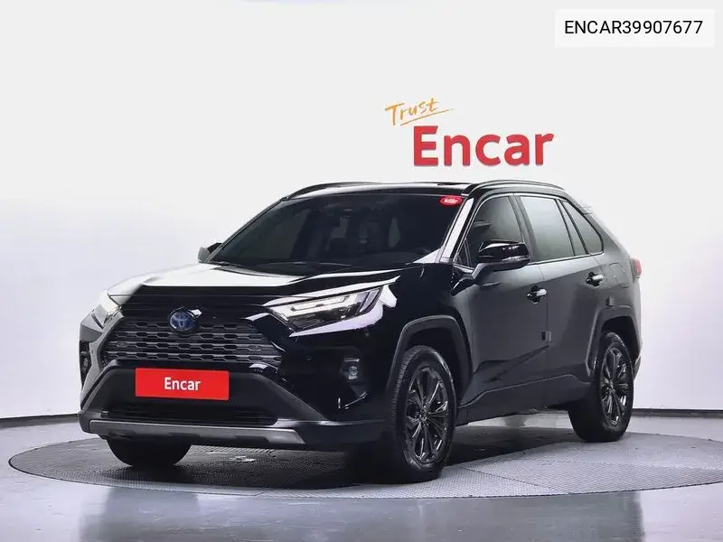 Toyota RAV 4 2023 года выпуска