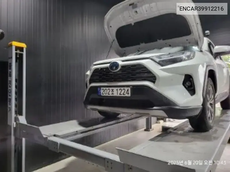 Toyota RAV 4 2023 года выпуска
