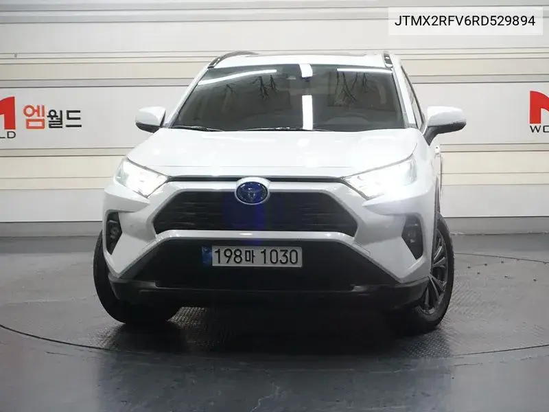 Toyota RAV 4 2024 года выпуска