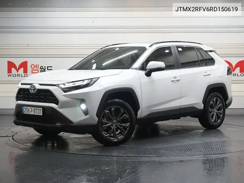 Toyota RAV 4 2024 года выпуска