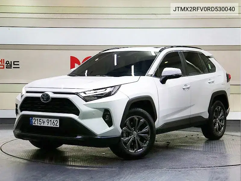 Toyota RAV 4 2024 года выпуска