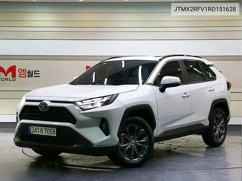 Toyota RAV 4 2024 года выпуска