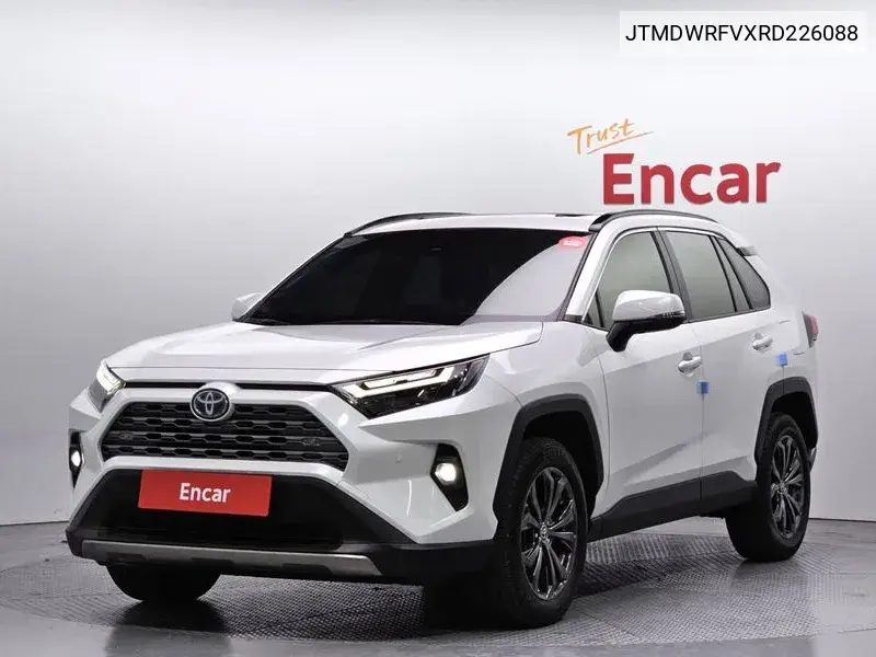 Toyota RAV 4 2024 года выпуска