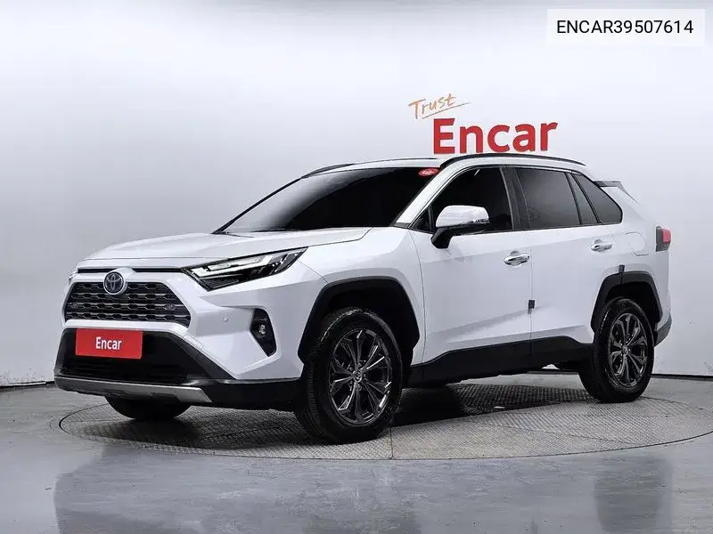 Toyota RAV 4 2024 года выпуска