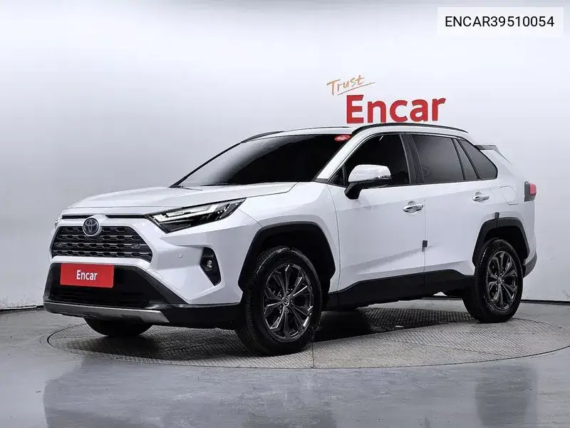 Toyota RAV 4 2024 года выпуска
