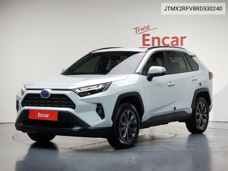 Toyota RAV 4 2024 года выпуска