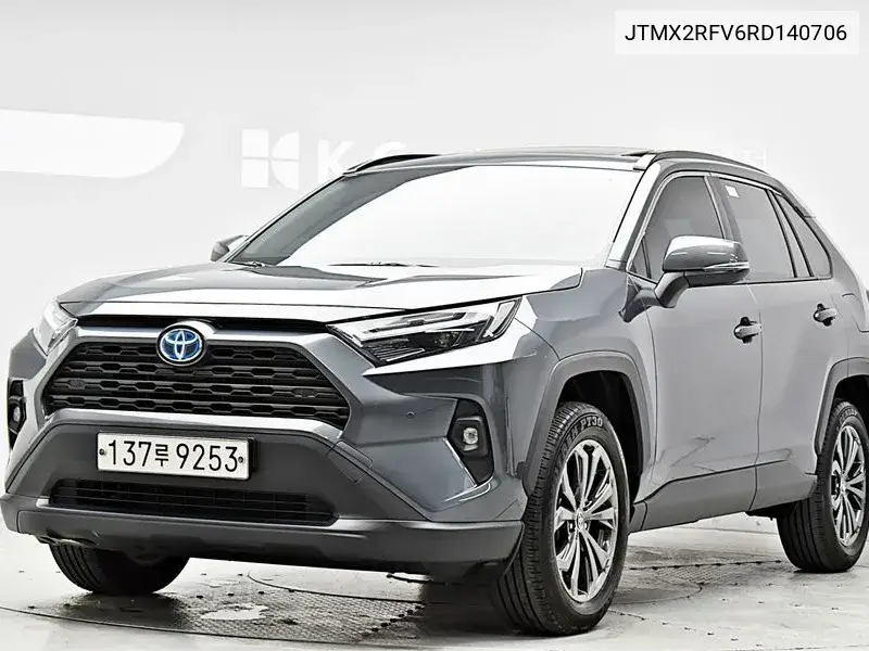 Toyota RAV 4 2024 года выпуска