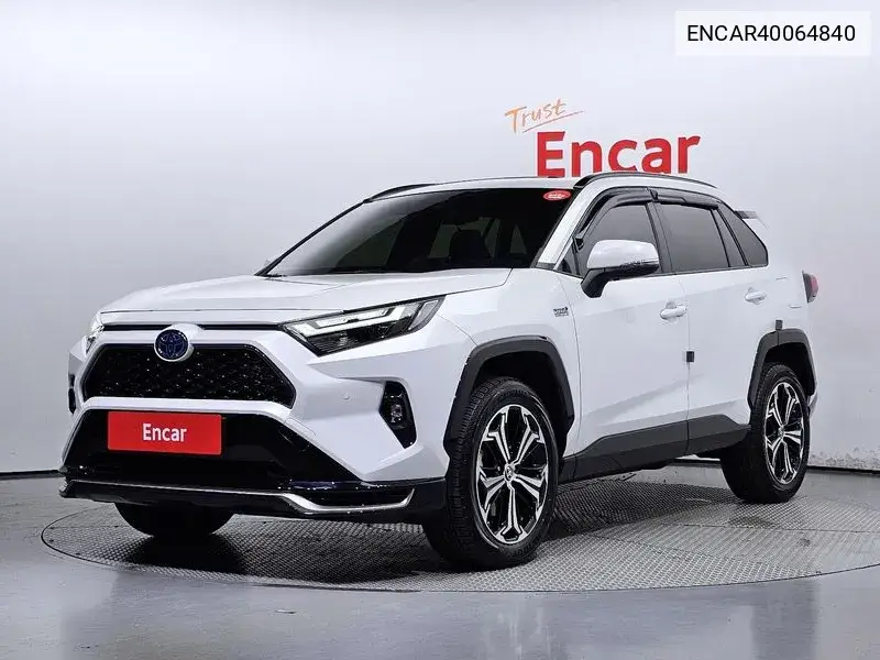 Toyota RAV 4 2024 года выпуска